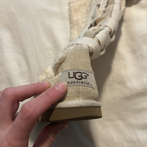 NWOT Ugg Australia Heirloom knit cream lace up boots! - Picture 10 of 13